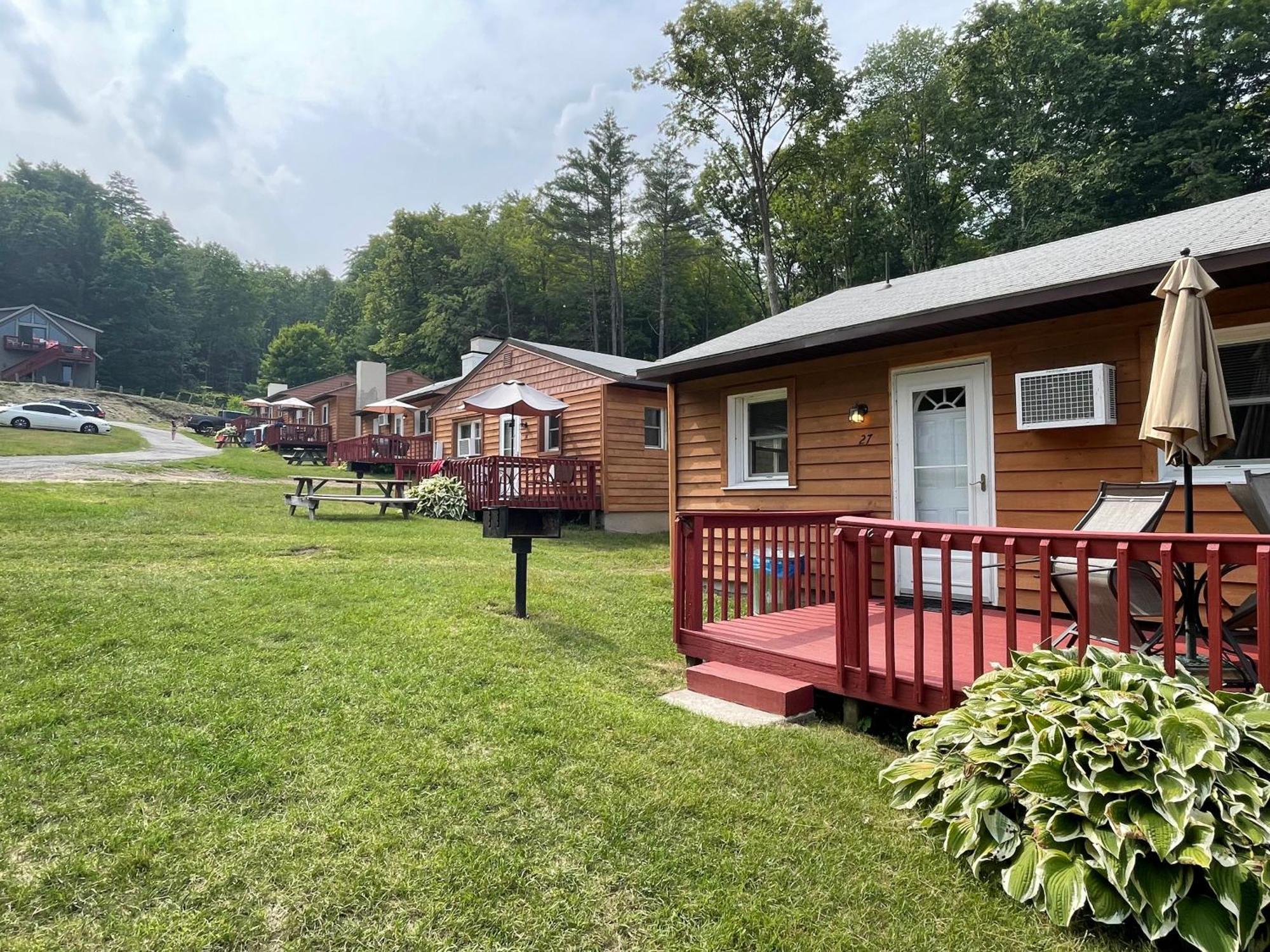 Hill View Motel And Cottages 乔治湖 外观 照片